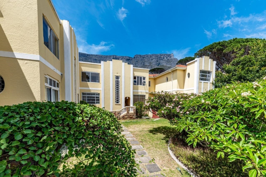 2 Bedroom Property for Sale in Vredehoek Western Cape